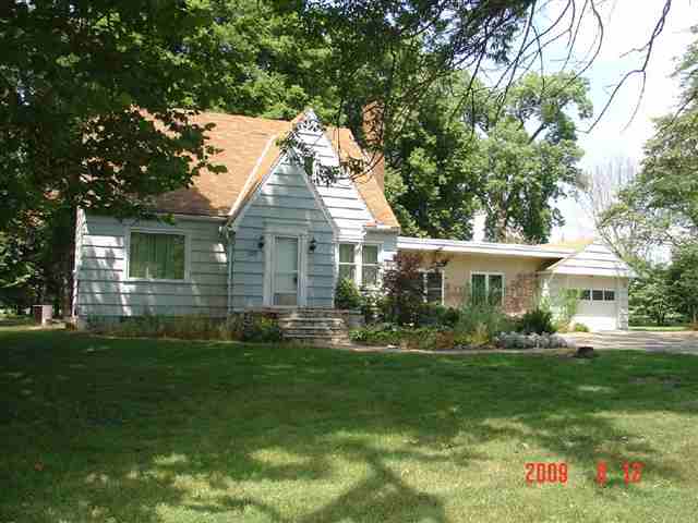 203 Edgewood Road Eureka, IL 61530 - Photo 1 of 9 Gallery Image 1