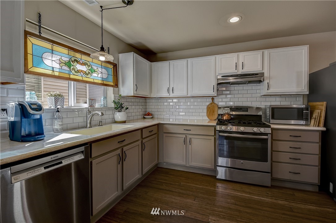 4002 153rd Place Southeast Bothell, WA 98012 - Photo 8 of 25