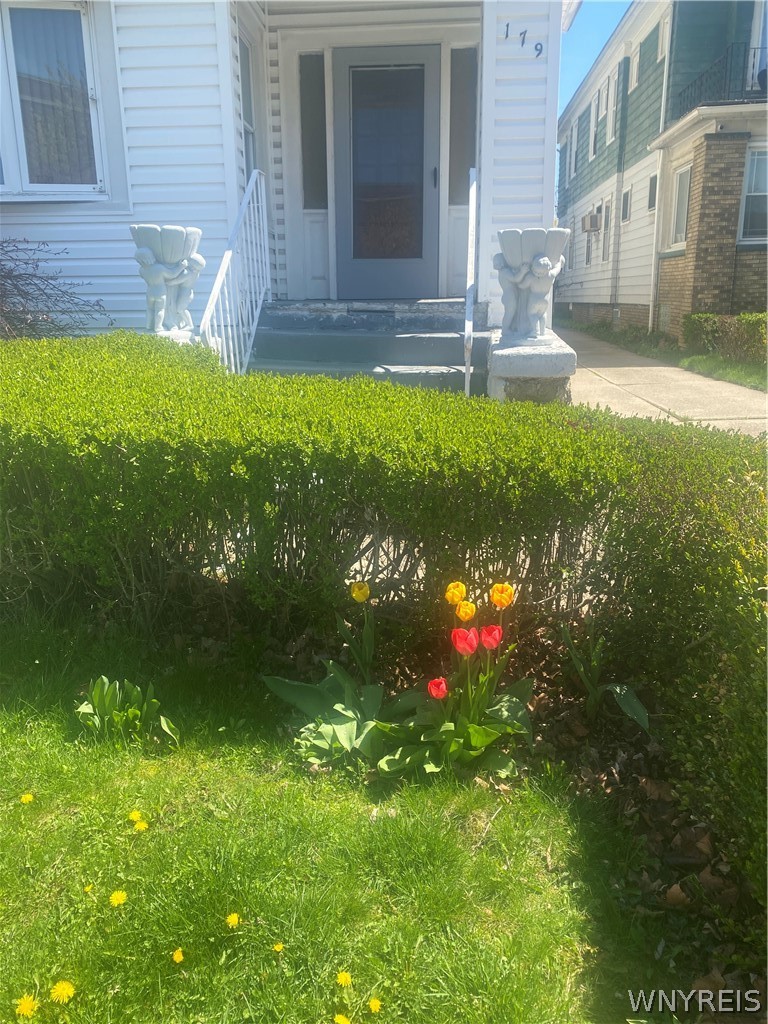 179 Donaldson Road Buffalo, NY 14208 - Photo 2 of 11 Exterior Front