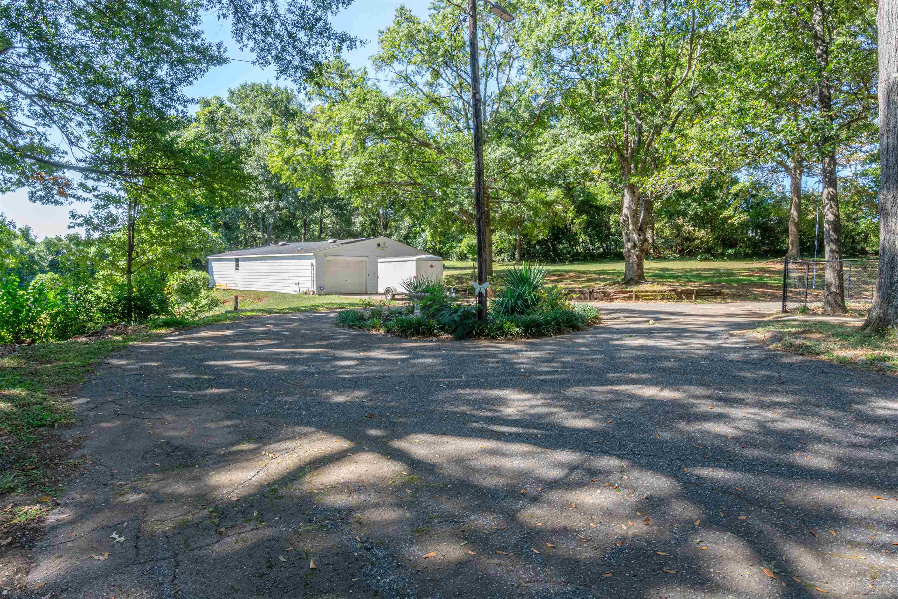 185 West Main Street Duncan, SC 29334 - Photo 31 of 32 Garage/Outbuilding