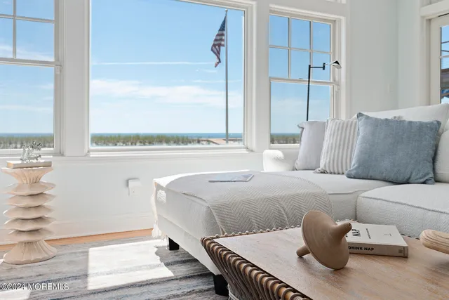 $6,900,000 | 525 East Avenue, Bay Head, NJ 08742