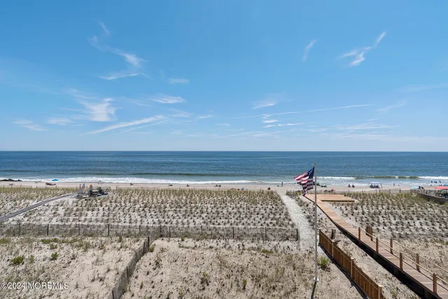 $6,900,000 | 525 East Avenue, Bay Head, NJ 08742