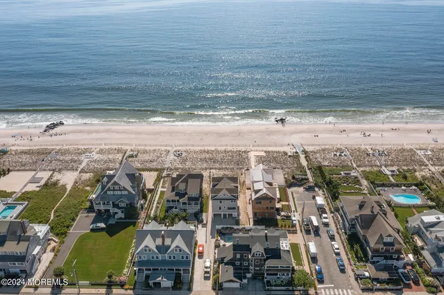 $6,900,000 | 525 East Avenue, Bay Head, NJ 08742