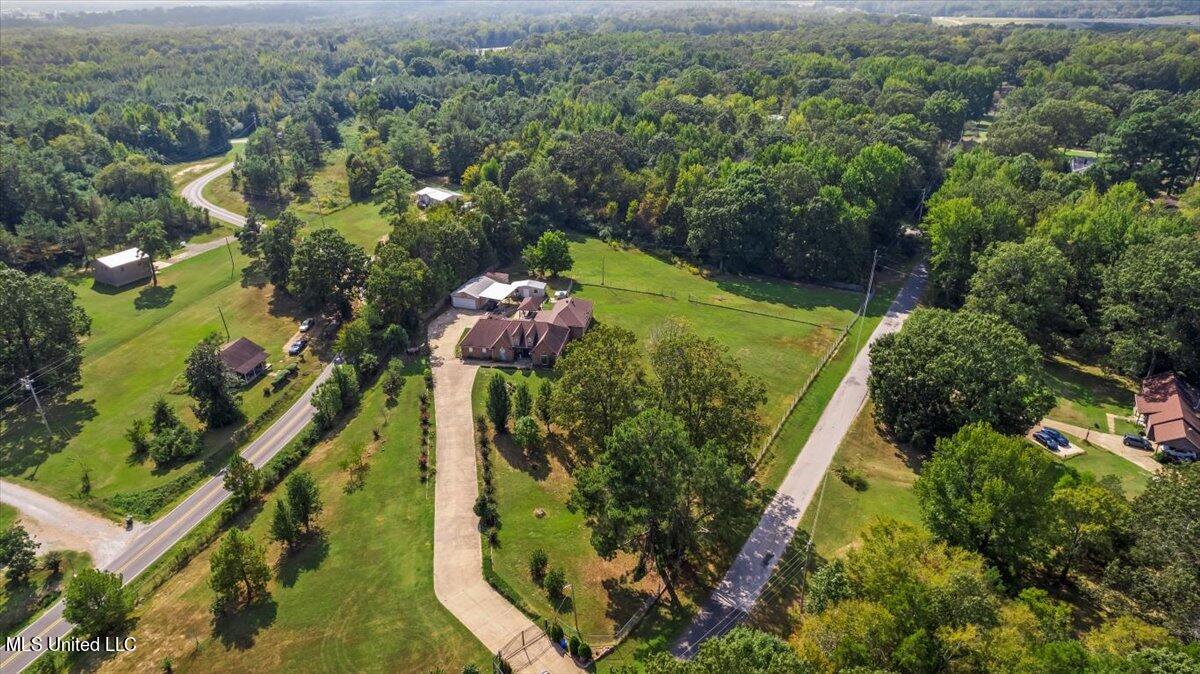 19 Embry Road Byhalia, MS 38611 - Photo 2 of 22 IMG_5840