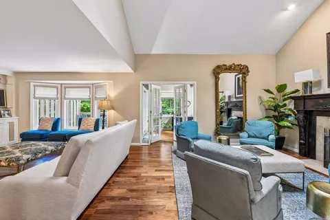 $749,000 | 1140 Hollybrook Drive, Wayzata, MN 55391