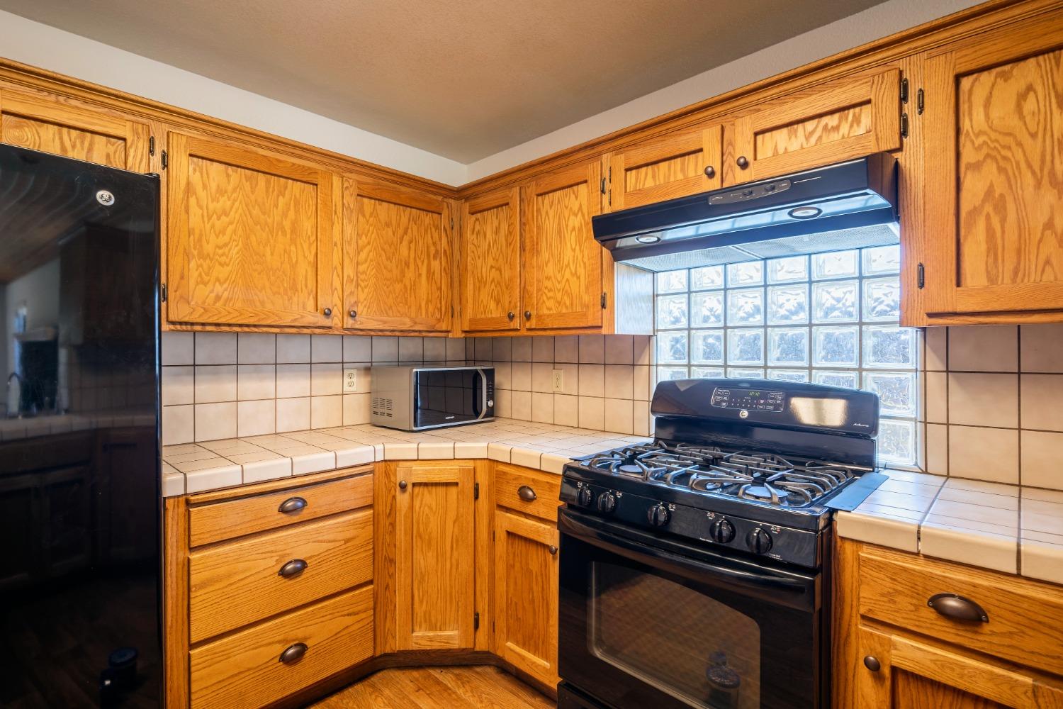 148 East Myrtle Avenue Reedley, CA 93654 - Photo 12 of 27 Gallery Image 12
