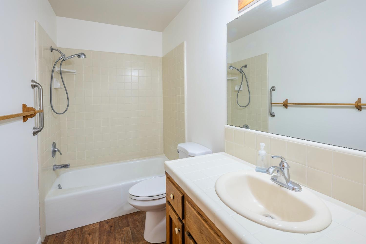 148 East Myrtle Avenue Reedley, CA 93654 - Photo 17 of 27 Gallery Image 17