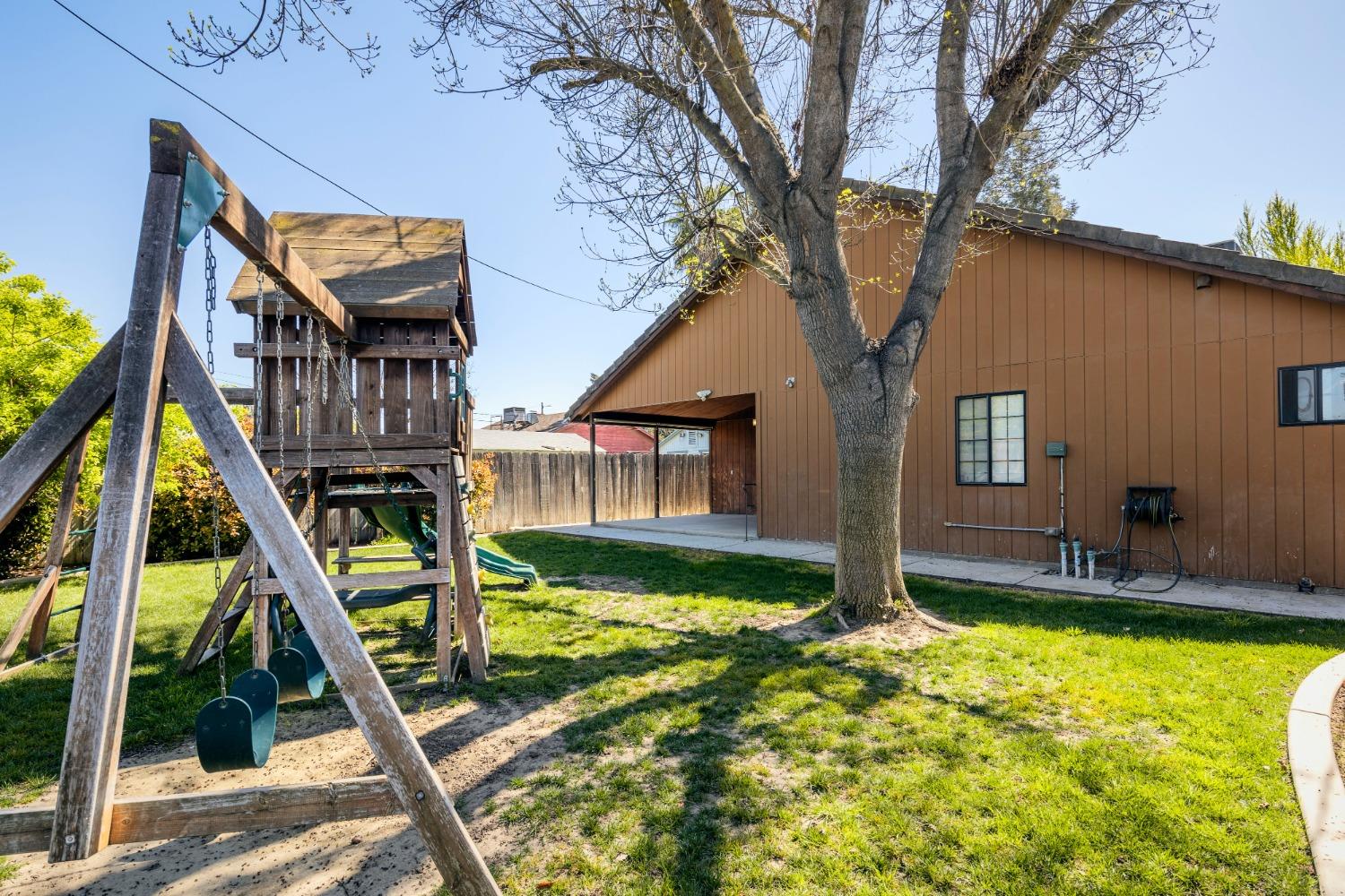148 East Myrtle Avenue Reedley, CA 93654 - Photo 26 of 27 Gallery Image 26