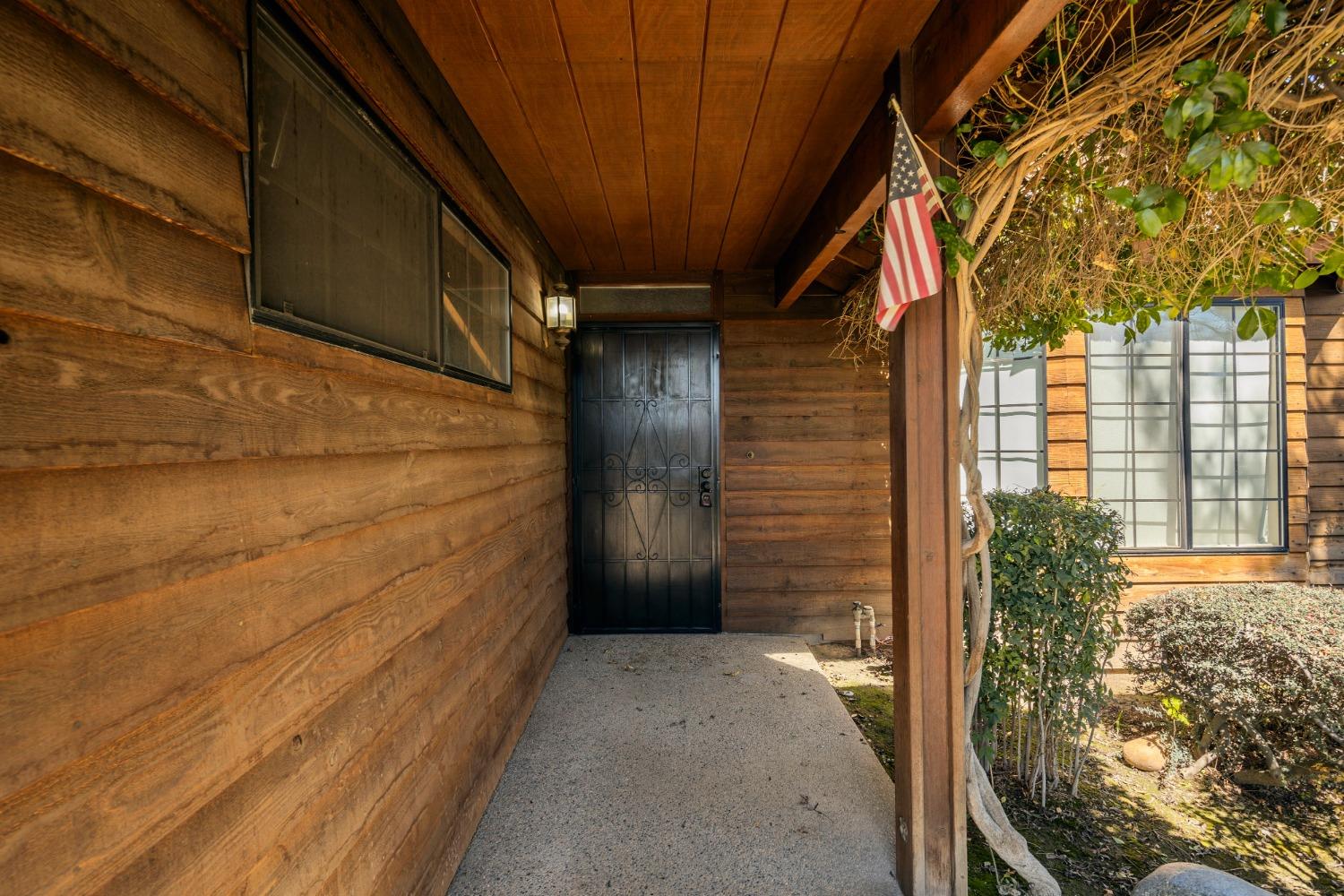 148 East Myrtle Avenue Reedley, CA 93654 - Photo 4 of 27 Gallery Image 4