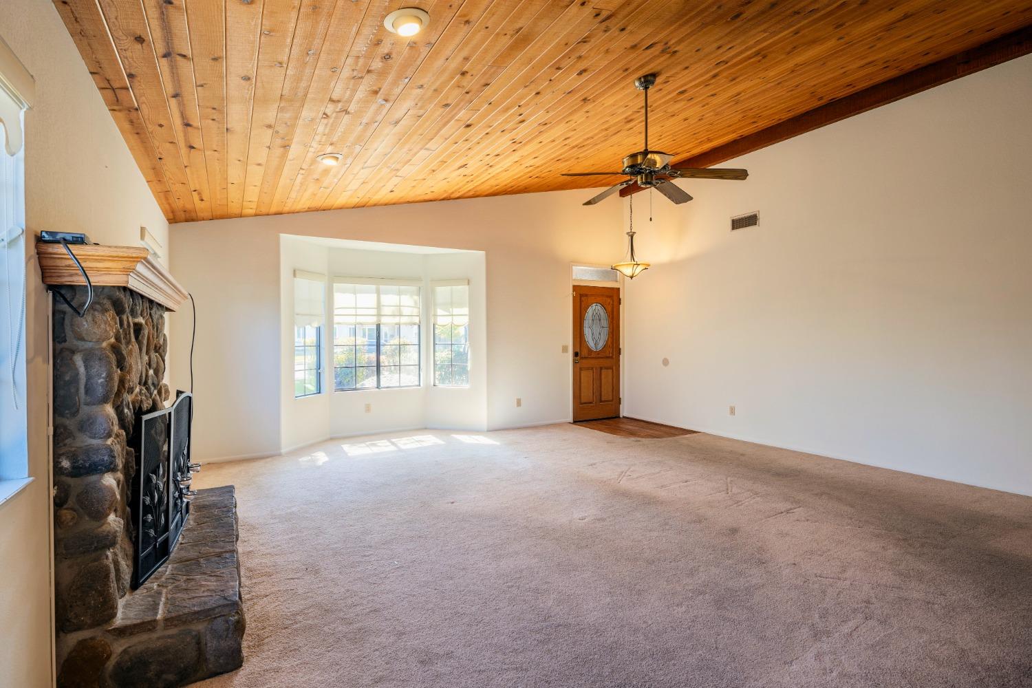 148 East Myrtle Avenue Reedley, CA 93654 - Photo 8 of 27 Gallery Image 8
