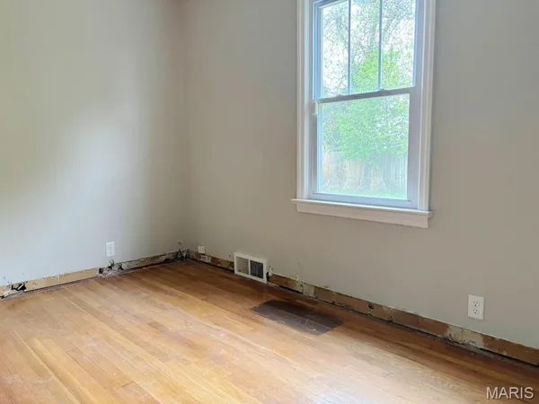 $77,500 | 1405 East Cypress Street, Charleston, MO 63834
