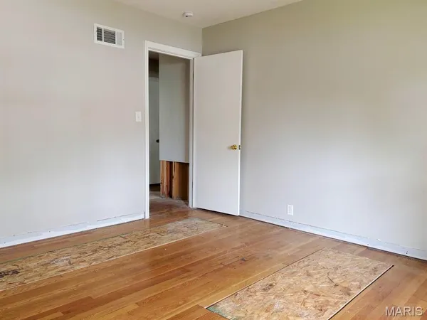 $77,500 | 1405 East Cypress Street, Charleston, MO 63834