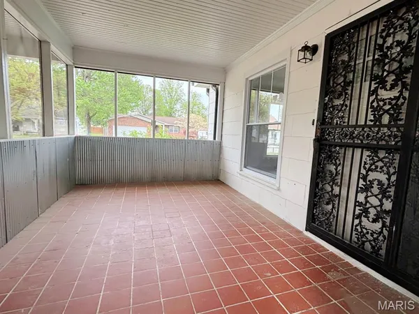 $77,500 | 1405 East Cypress Street, Charleston, MO 63834