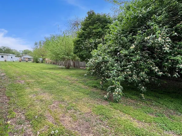 $77,500 | 1405 East Cypress Street, Charleston, MO 63834