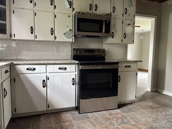 $77,500 | 1405 East Cypress Street, Charleston, MO 63834