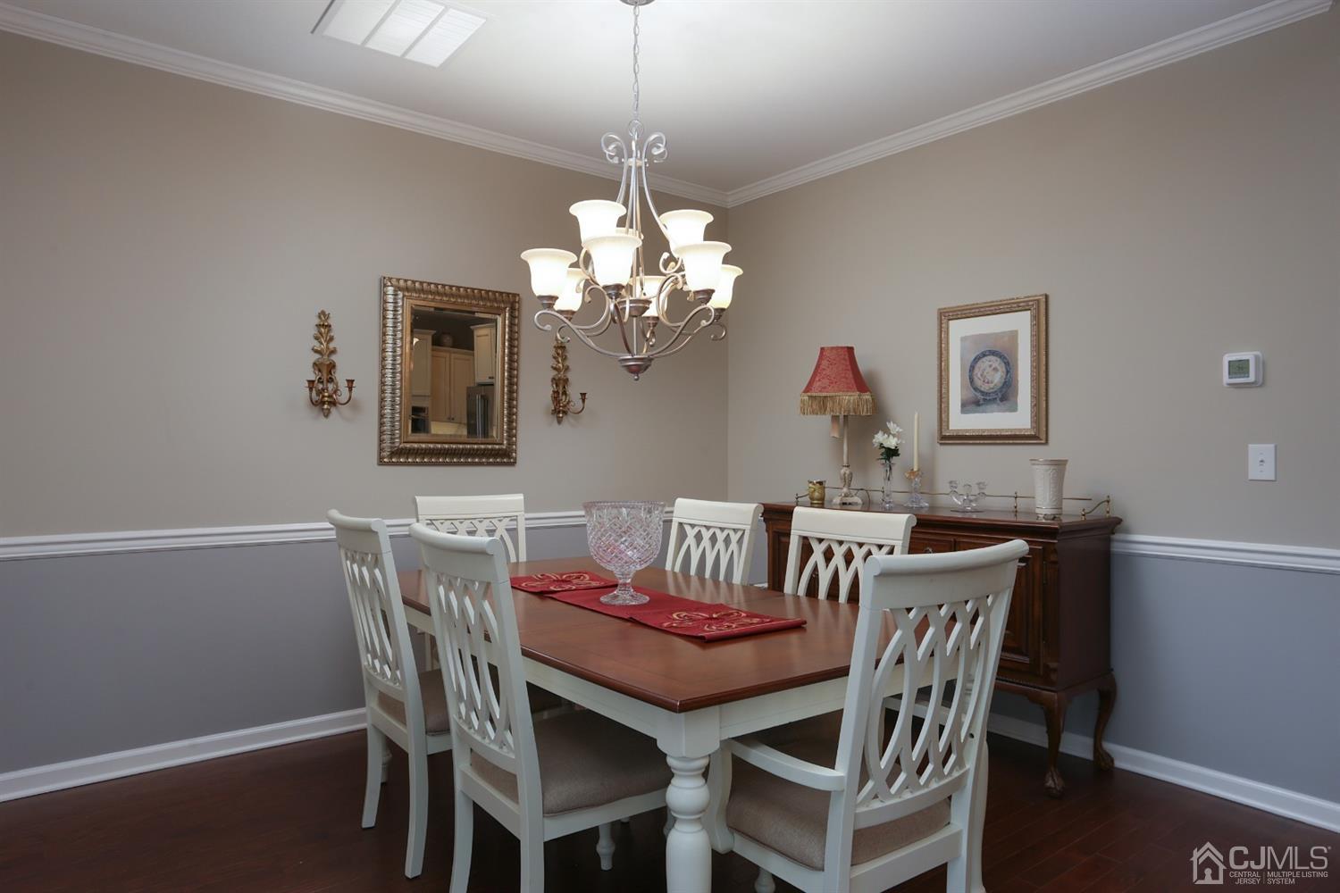 28 Harvest Ridge Road Howell, NJ 07731 - Photo 11 of 27 The dining area is adjacent to the kitchen.