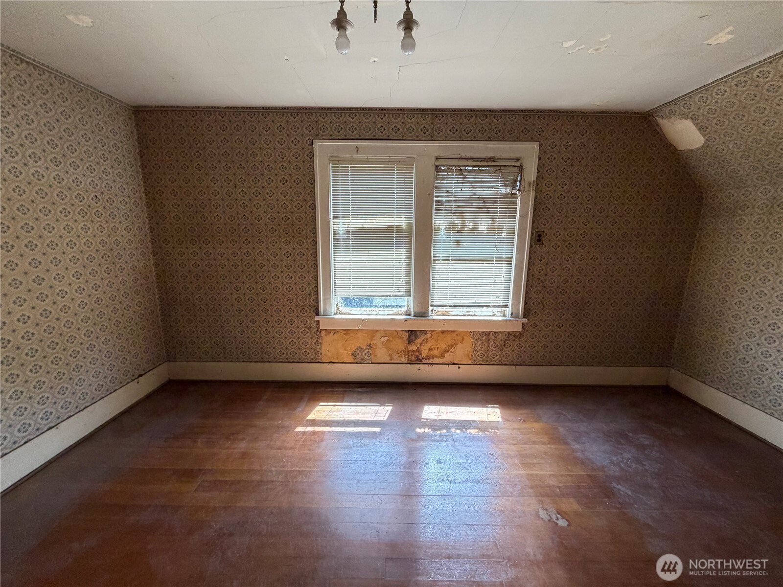 3045 19th Avenue South Seattle, WA 98144 - Photo 10 of 18