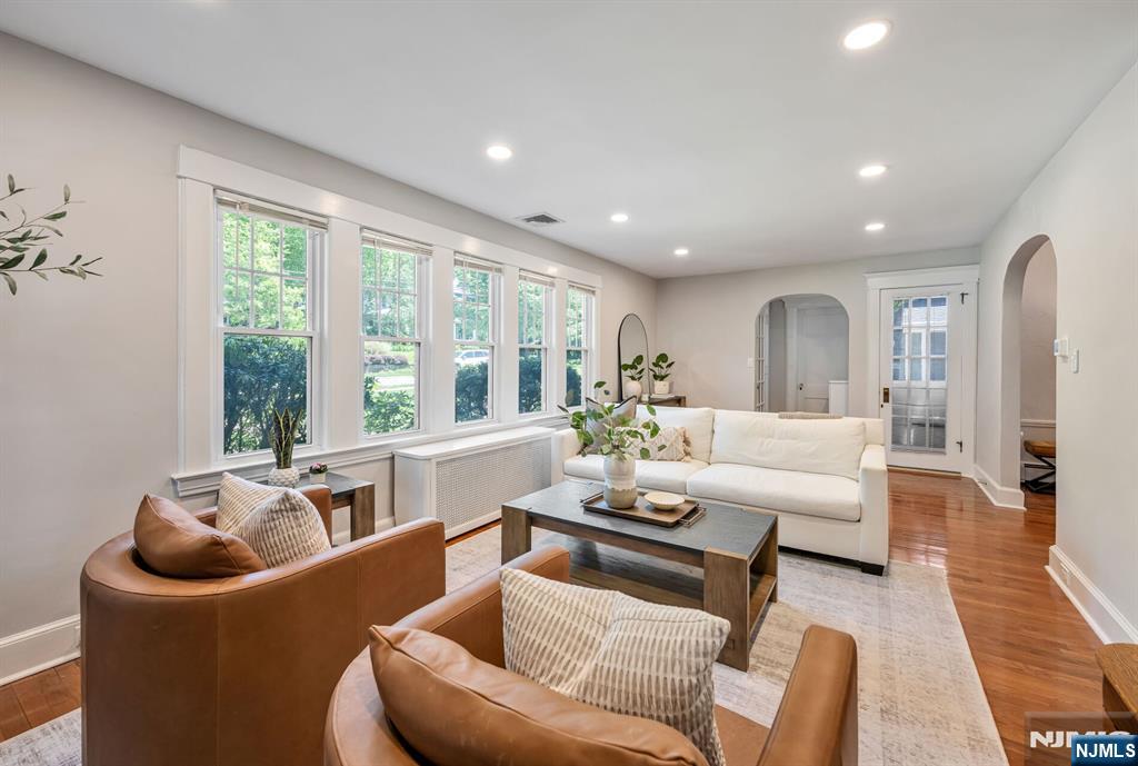 552 Hillcrest Road Ridgewood, NJ 07450 - Photo 6 of 26