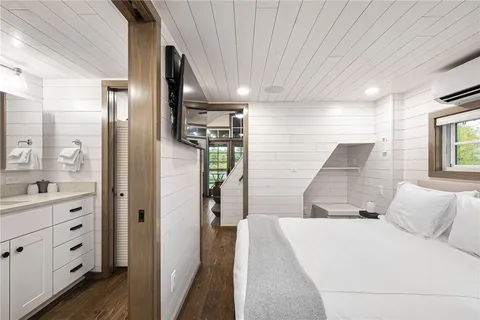 $800,000 | 12 Alexander Circle, Unit TH2, Richmond, RI 02898