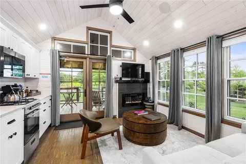 $800,000 | 12 Alexander Circle, Unit TH2, Richmond, RI 02898