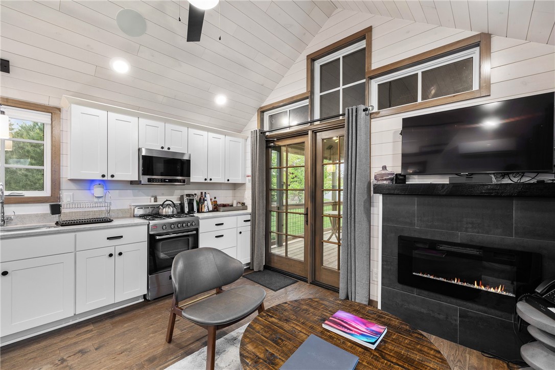 12 Alexander Circle, Unit TH2 Richmond, RI 02898 - Photo 6 of 29