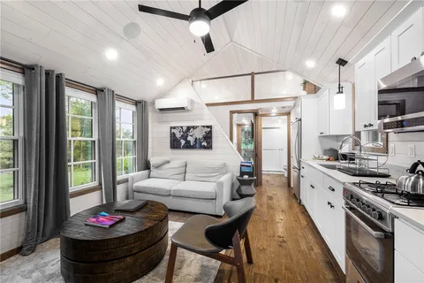 $800,000 | 12 Alexander Circle, Unit TH2, Richmond, RI 02898