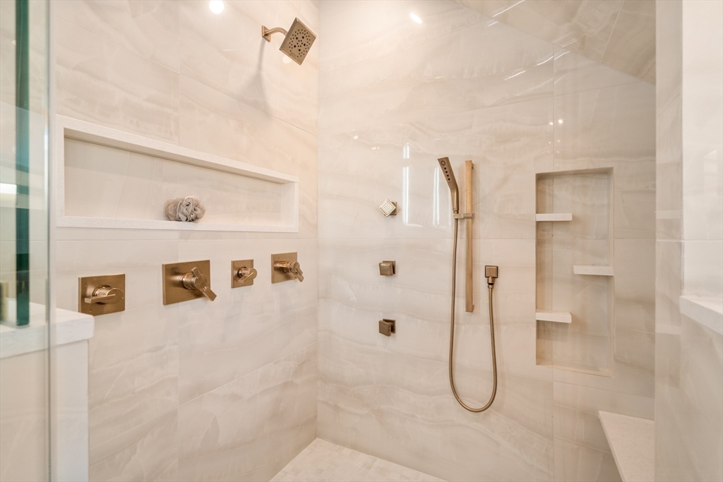 71 Greenough Street, Unit 2 Brookline, MA 02445 - Photo 14 of 27