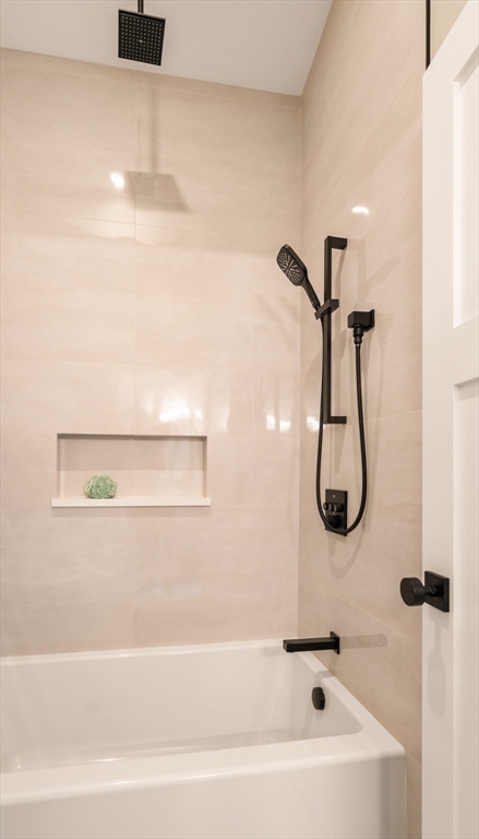 71 Greenough Street, Unit 2 Brookline, MA 02445 - Photo 20 of 27