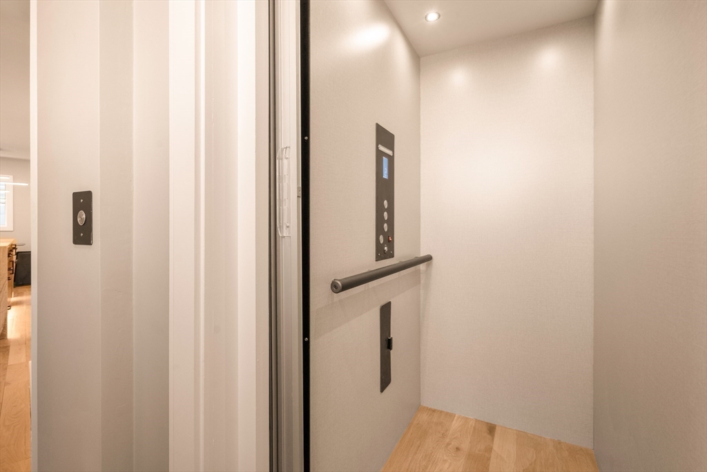 71 Greenough Street, Unit 2 Brookline, MA 02445 - Photo 22 of 27