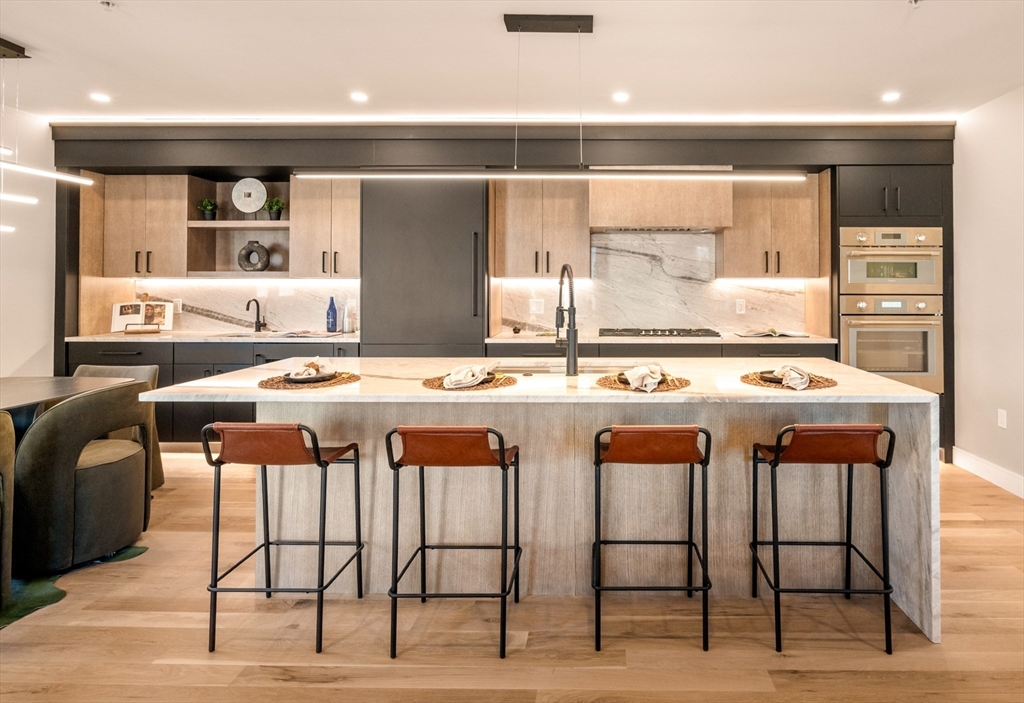 71 Greenough Street, Unit 2 Brookline, MA 02445 - Photo 4 of 27