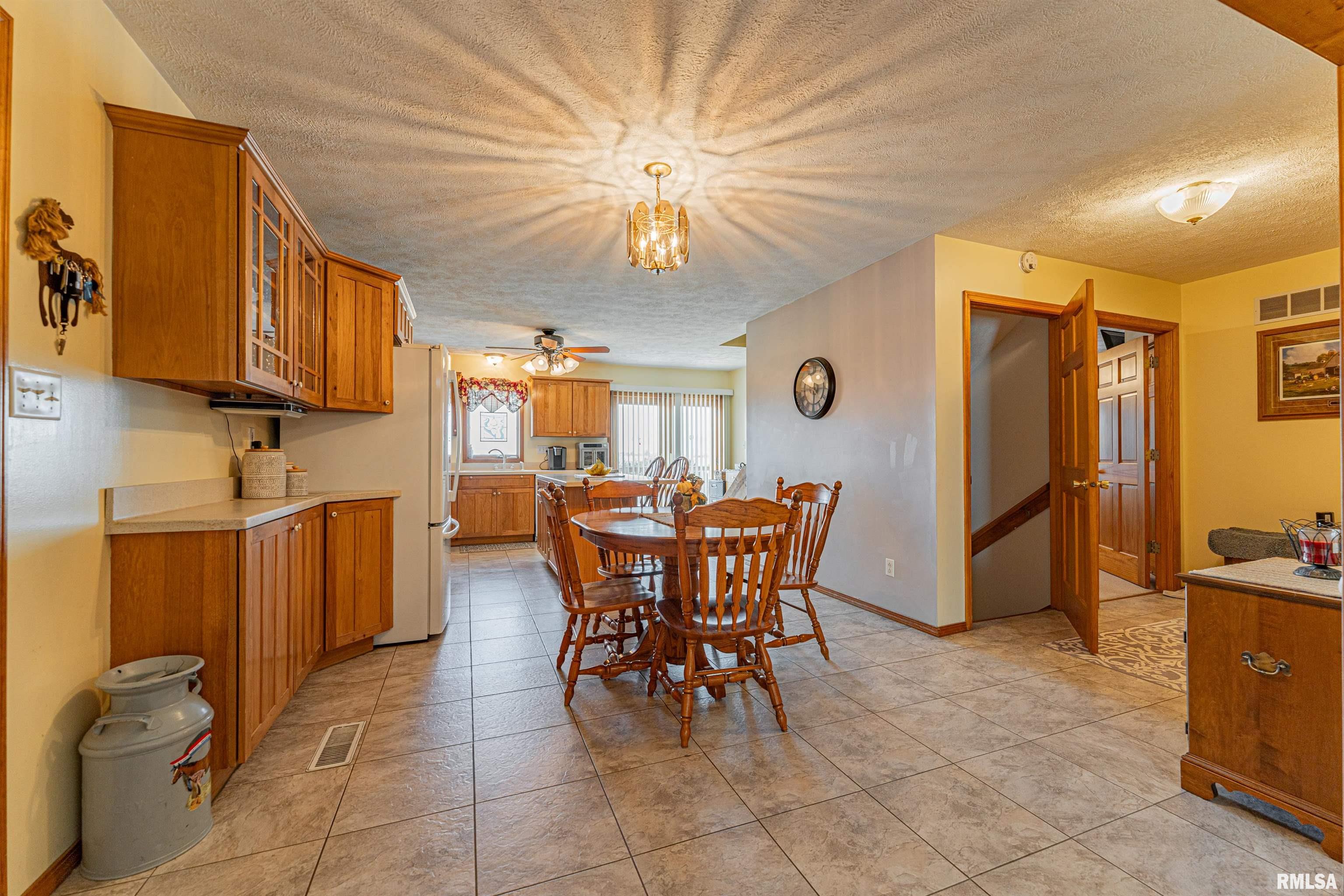 180 North 400 East Road Atlanta, IL 61723 - Photo 12 of 46