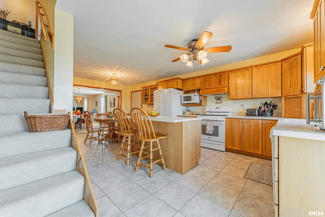 $450,000 | 180 North 400 East Road, Atlanta, IL 61723