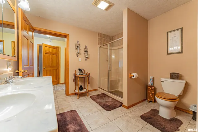 $450,000 | 180 North 400 East Road, Atlanta, IL 61723