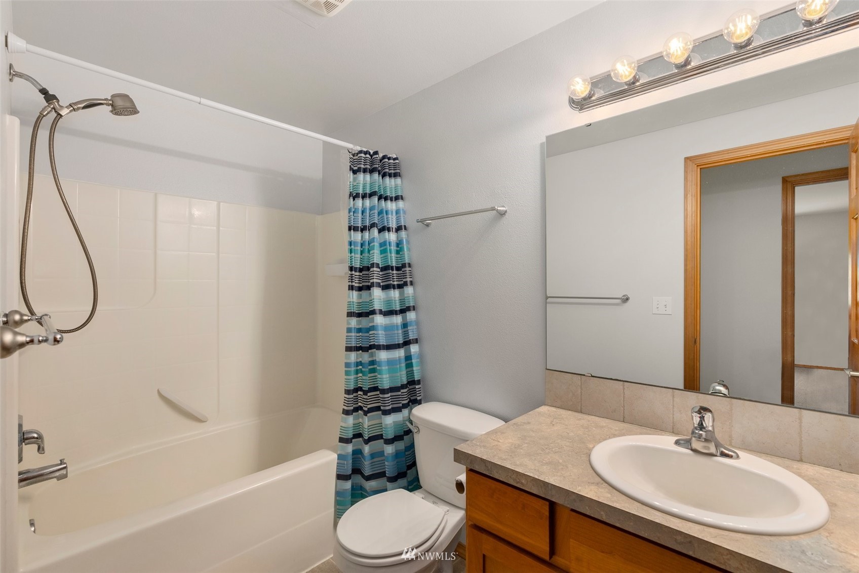 17120 Vail Loop Road Southeast Rainier, WA 98576 - Photo 21 of 33 Gallery Image 21