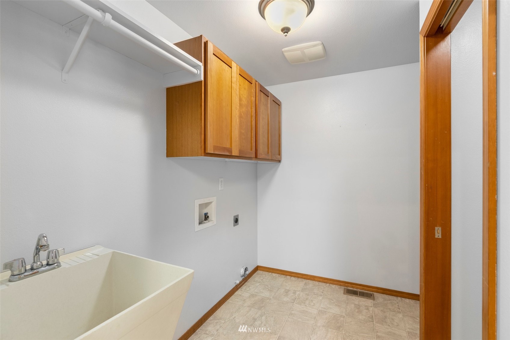 17120 Vail Loop Road Southeast Rainier, WA 98576 - Photo 23 of 33 Gallery Image 23