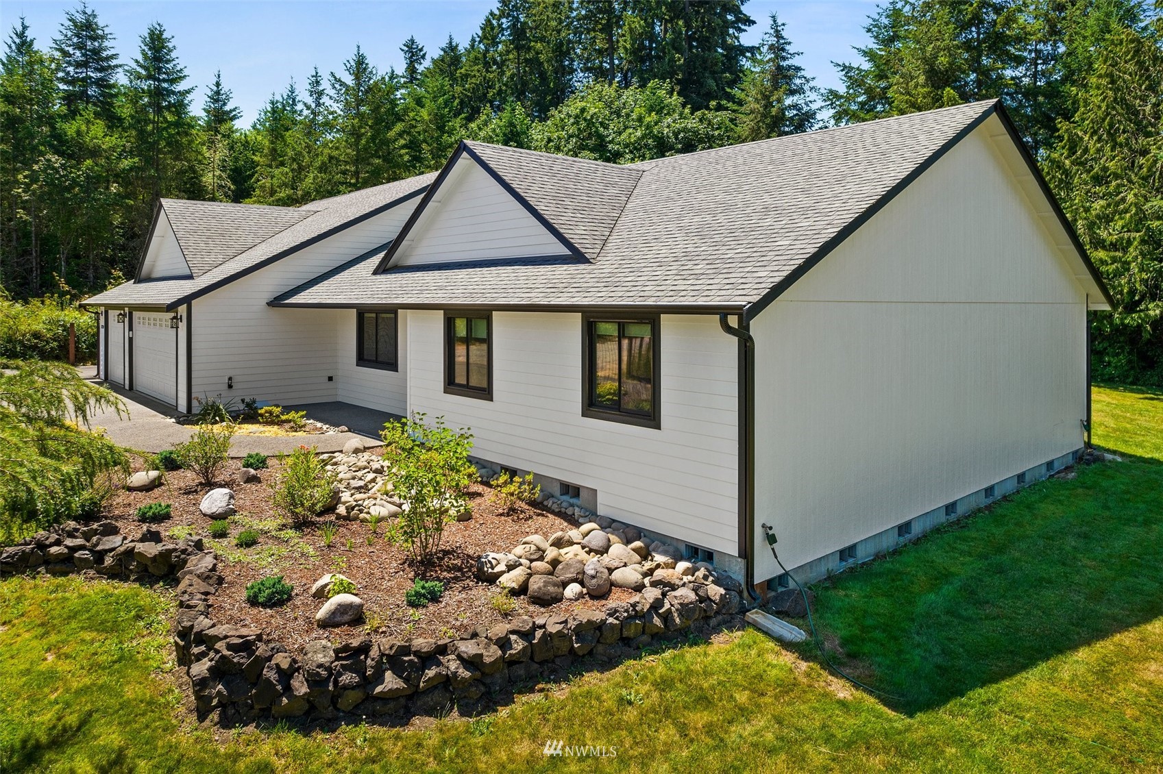 17120 Vail Loop Road Southeast Rainier, WA 98576 - Photo 3 of 33 Gallery Image 3