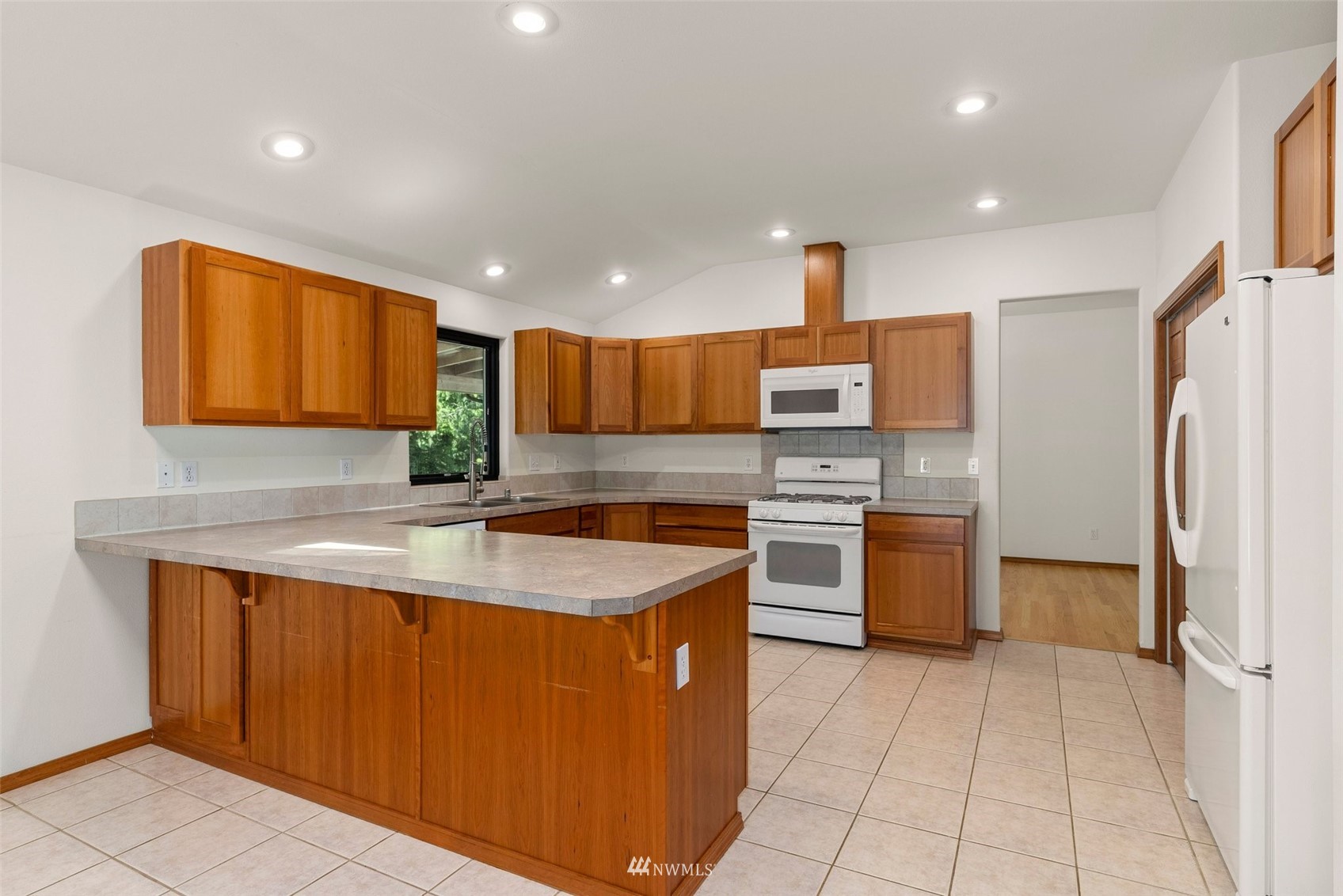 17120 Vail Loop Road Southeast Rainier, WA 98576 - Photo 10 of 33 Gallery Image 10