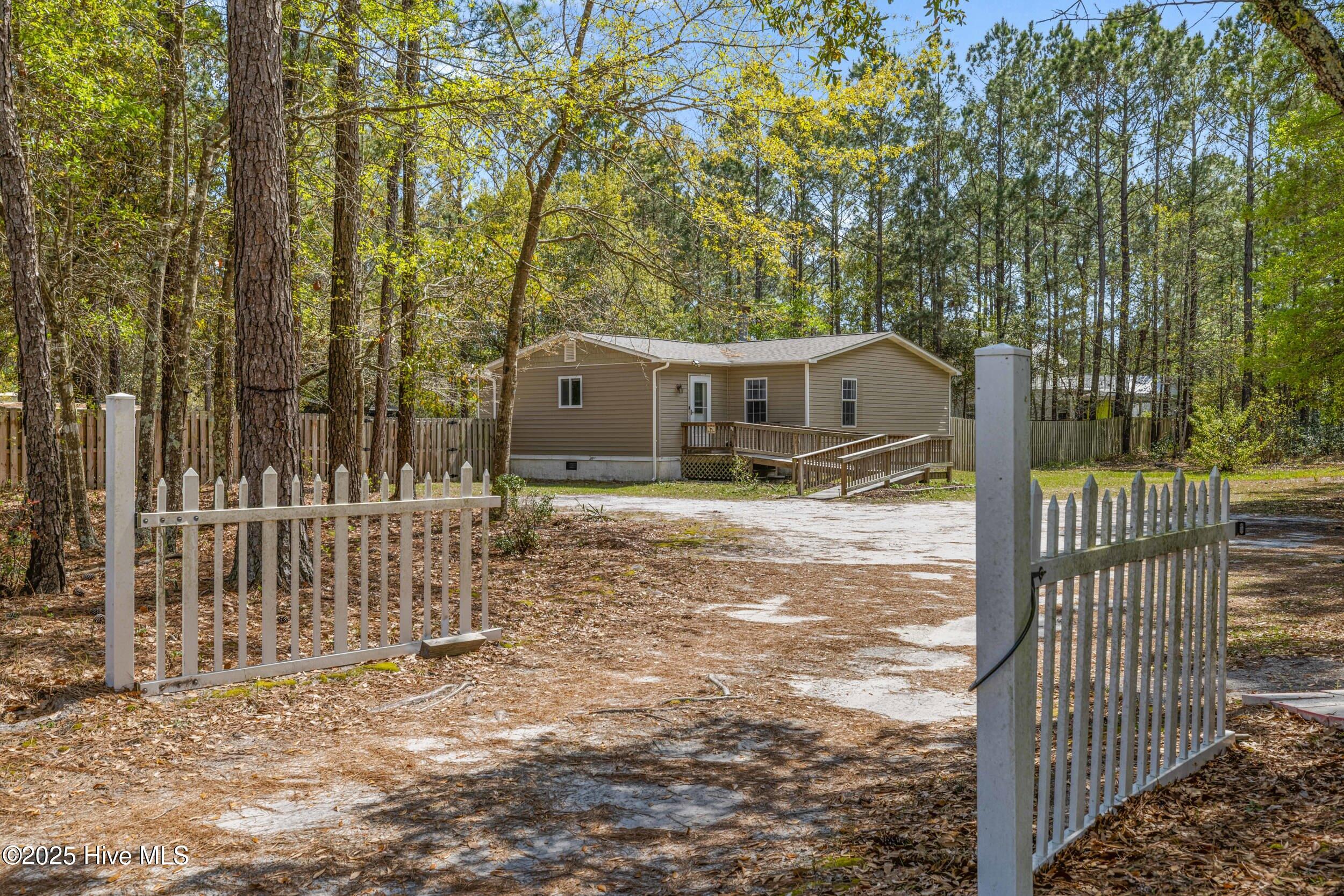 360 Old Folkstone Road Holly Ridge, NC 28445 - Photo 2 of 52 025A7668