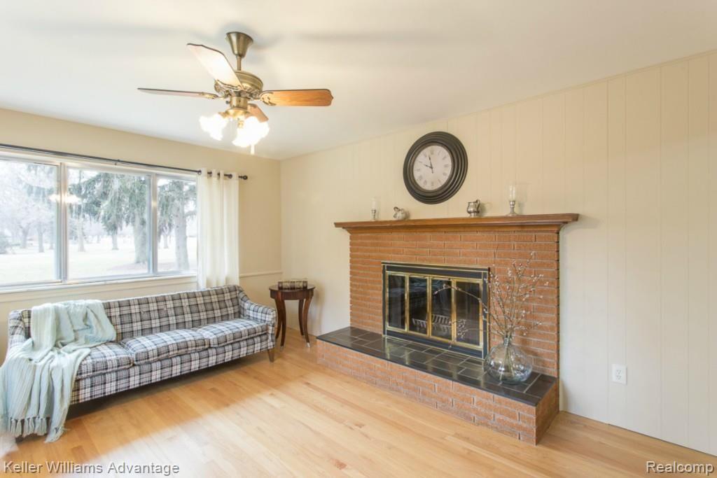 16702 Farmington Road Livonia, MI 48154 - Photo 7 of 32 11-Farmington_16702.jpg