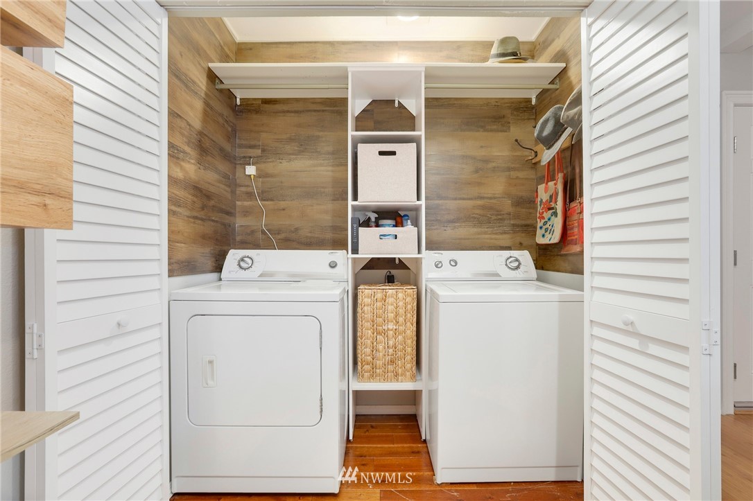 1701 174th Place Southeast Bothell, WA 98012 - Photo 25 of 40 a utility room with dryer and washer