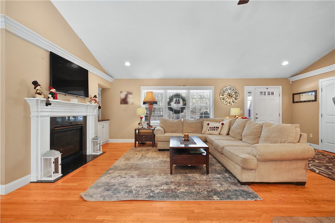 263 Plain Street Rehoboth, MA 02769 - Photo 5 of 29