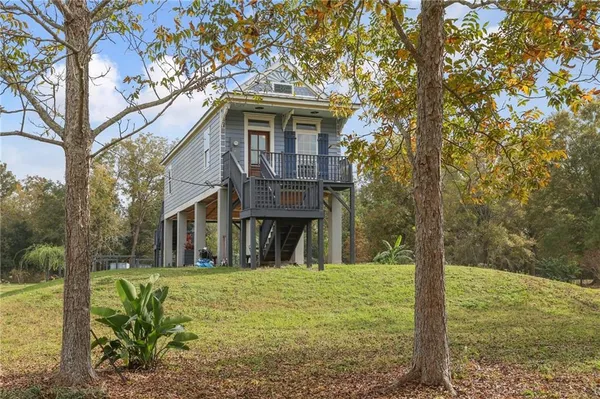 $325,000 | 3019 English Turn Road, Braithwaite, LA 70040