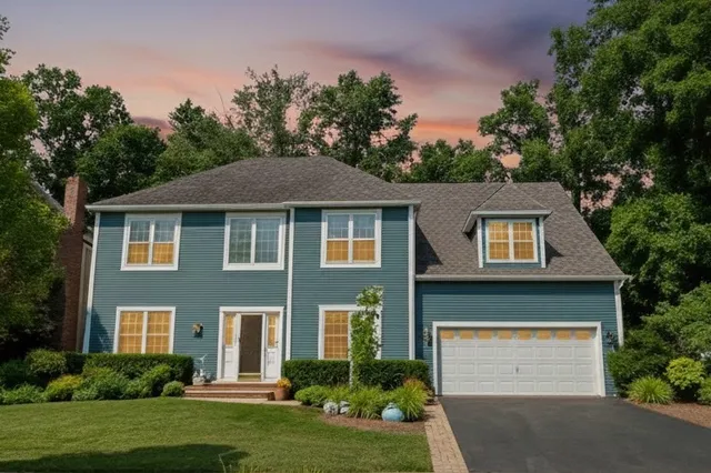 $575,000 | 662 Waterbury Avenue, Gurnee, IL 60031