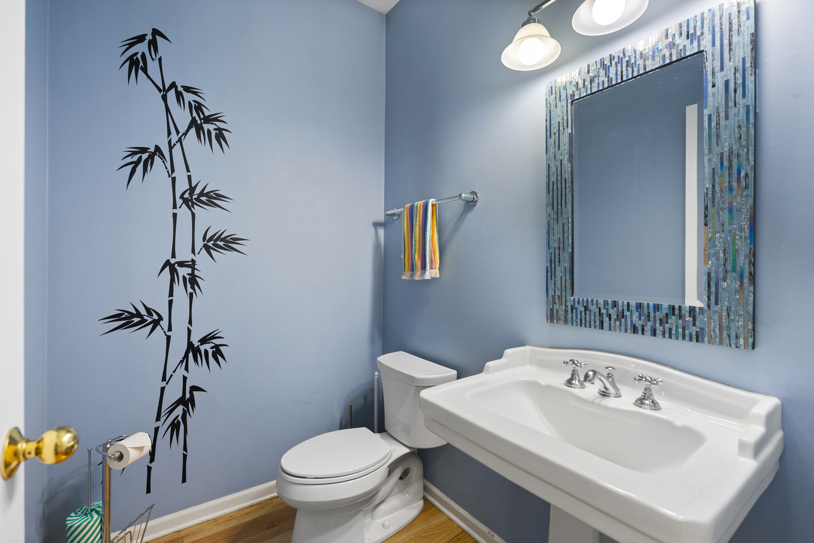 662 Waterbury Avenue Gurnee, IL 60031 - Photo 21 of 51 a bathroom with a sink toilet and a mirror