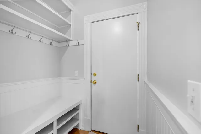 $575,000 | 662 Waterbury Avenue, Gurnee, IL 60031