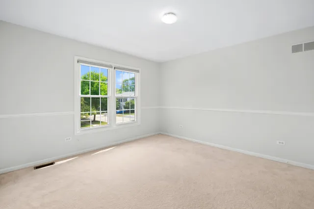 $575,000 | 662 Waterbury Avenue, Gurnee, IL 60031