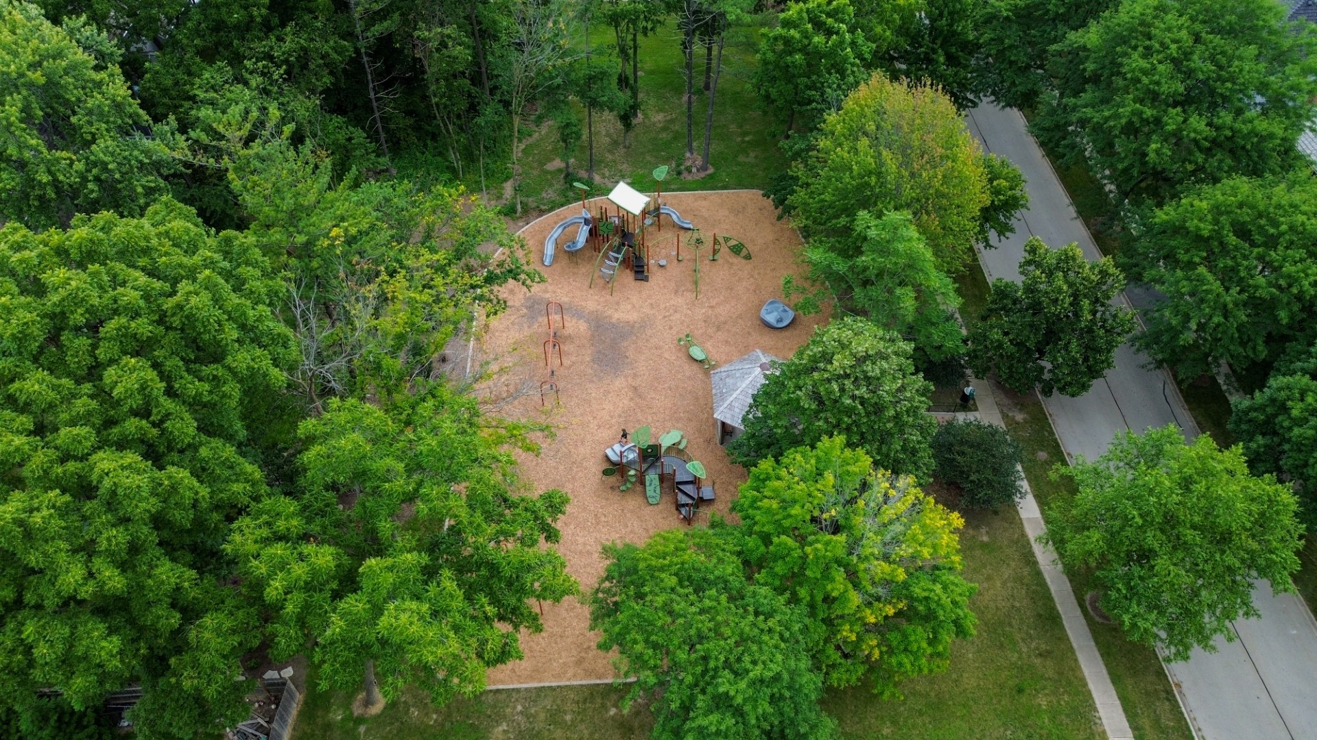 662 Waterbury Avenue Gurnee, IL 60031 - Photo 47 of 51 an aerial view of residential house with outdoor space and trees all around