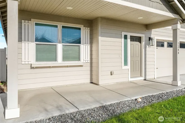 a view of a house entryway