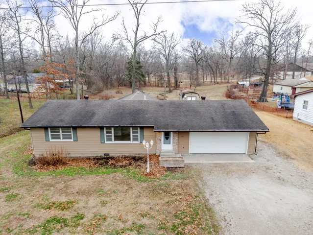 $164,900 | 105 Hickory Grove Lane, Salem, IL 62881