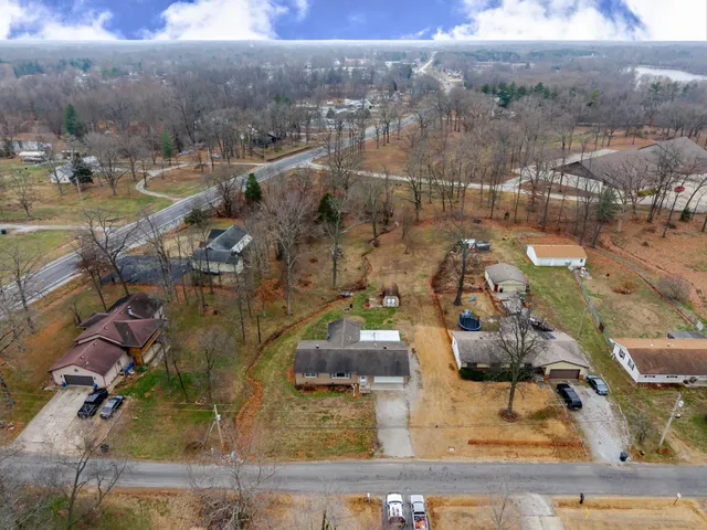 $164,900 | 105 Hickory Grove Lane, Salem, IL 62881